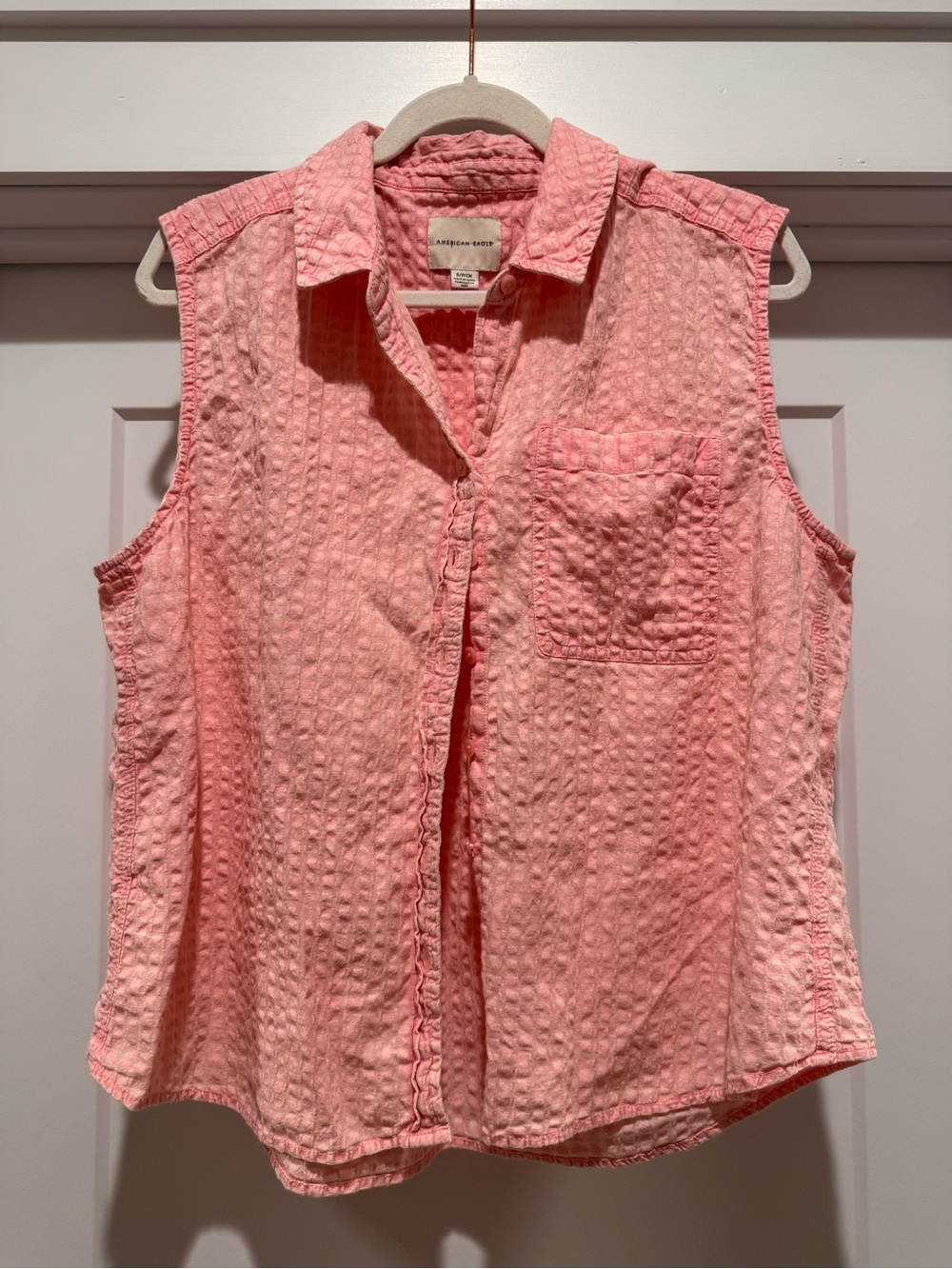 American Eagle Outfitters Pink Sleeveless Button-Front Textured Shirt